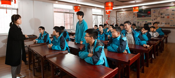 城固 分类教学，因材施教，采取“一类一方案、一人一目标”的教学方法