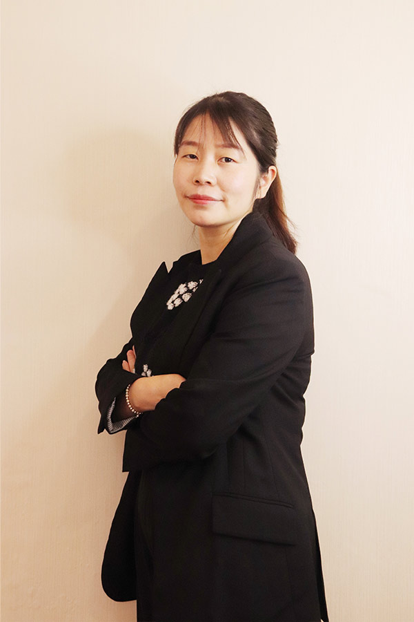 城固吕瑶 本科学历,毕业于陕西师范大学